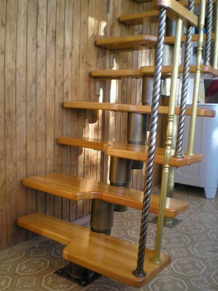 Лестницы гусиный шаг с опорной конструкцией