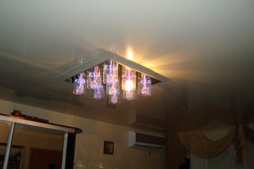 Установка люстры на потолок-6