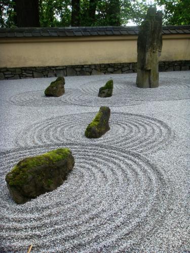 Как сделать японский сад камней-14