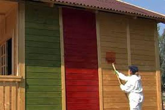 Как правильно осуществить покраску деревянного дома снаружи