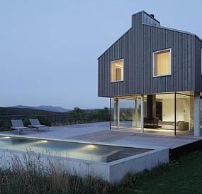 Двухэтажный дом в Швейцарии
